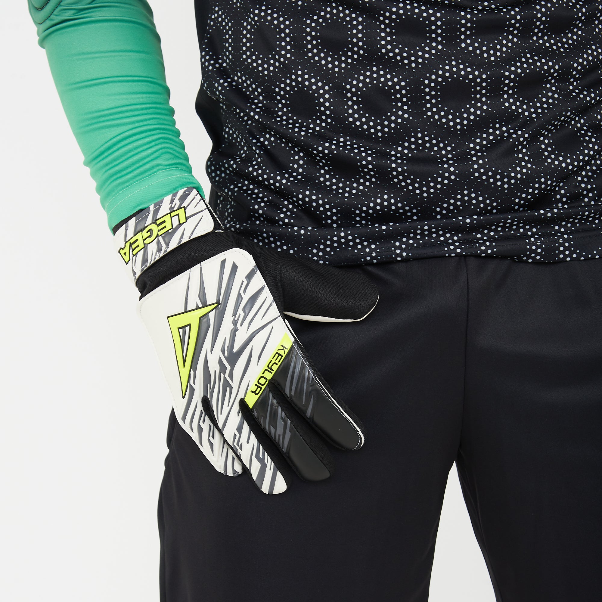 legea-keylor-guanti-da-portiere-bianco-nero-11 image 1