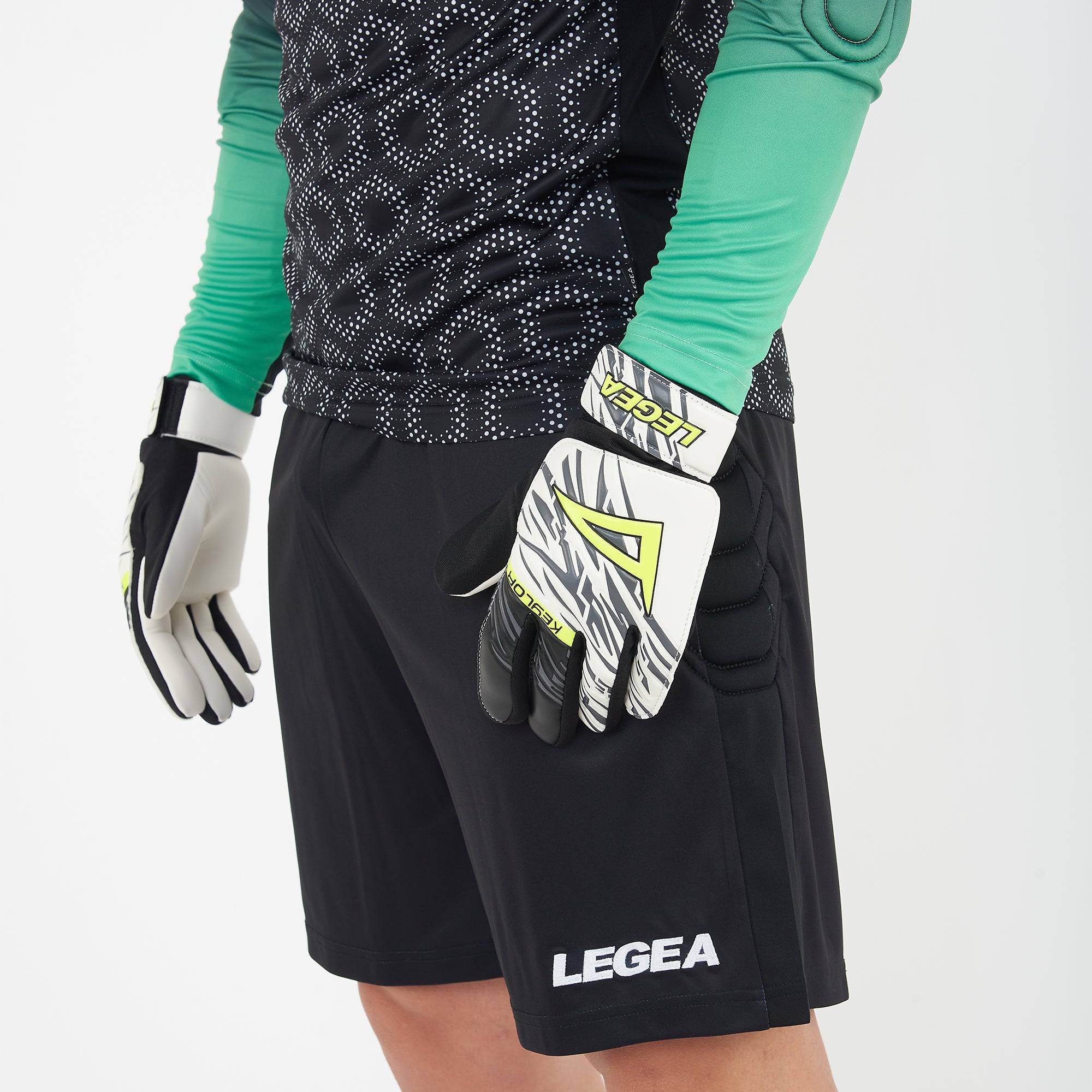 legea-keylor-guanti-da-portiere-bianco-nero-10 image 3