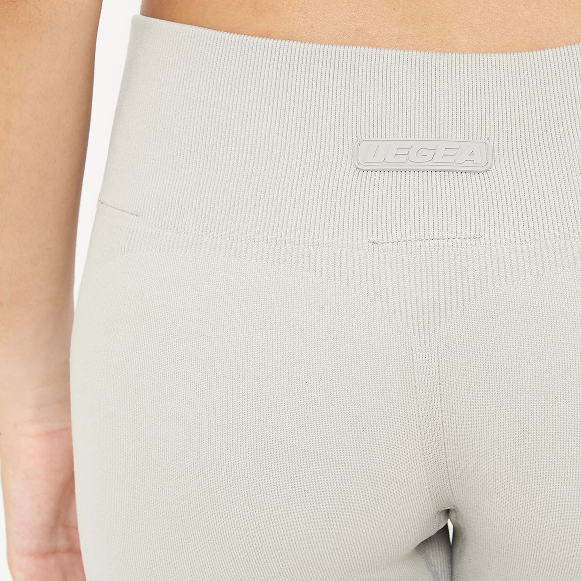 legea-iconic-ride-completino-da-allenamento-donna-grigio-chiaro image 7