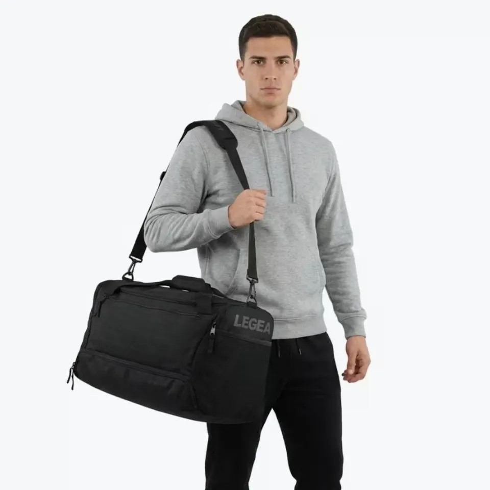 legea-vulcano-borsa-palestra-nera-50x28x34-cm image 1